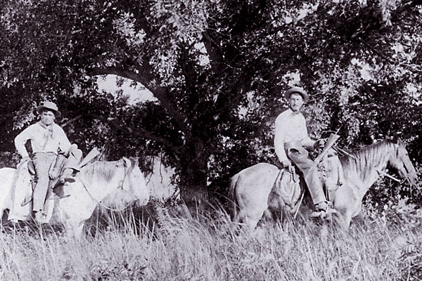 Rifle Packin' in the Old West - True West Magazine